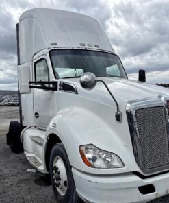2014 Kenworth T680 Semi Truck