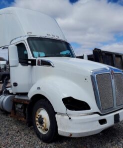 2015 Kenworth T680 Semi Truck